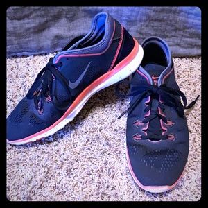Nike Free Tri Fit 5 tennis shoes